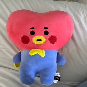 BT21 Tata hug me cushion